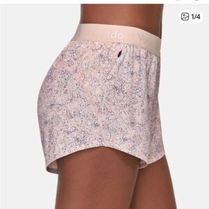 Outdoor Voices Women's Athletic Relay Shorts in Speckled Pink